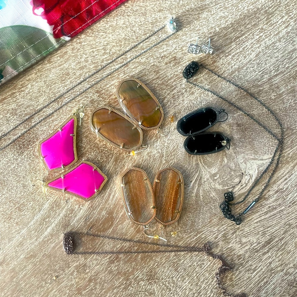 Kendra Scott- 3 necklaces and 4 pairs of earrings